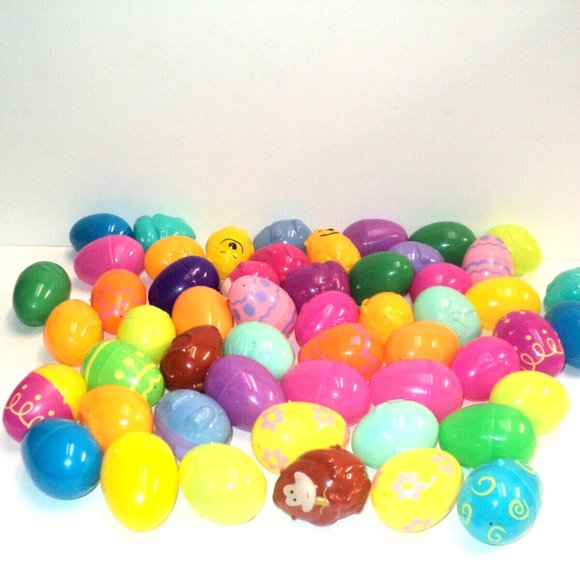 53 Empty Easter Eggs Plastic Used, But Very Clean 2 1/4"-2 1/2" Fillable - Picture 1 of 4